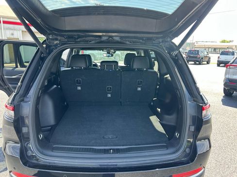 Used 2024 Jeep Grand Cherokee Limited AWD/4WD image 12