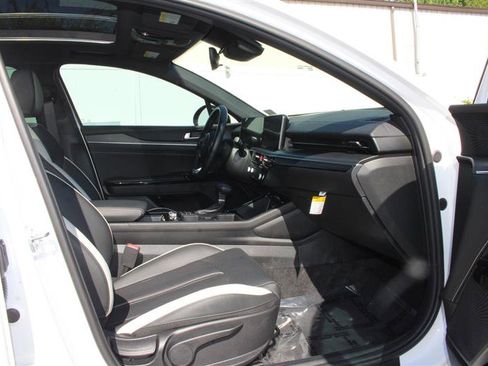 Used 2025 Kia K5 GT-Line w/ GT-Line Premium Package AWD/4WD image 13