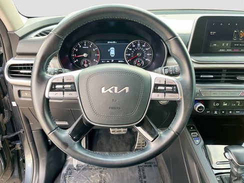 Used 2022 Kia Telluride SX w/ Towing Package FWD image 11