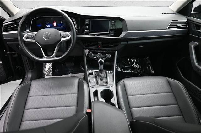 Used 2024 Volkswagen Jetta SE FWD image 21