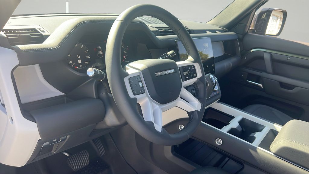 New 2026 Land Rover Defender 110 S AWD/4WD image 4