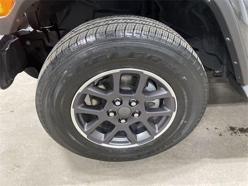 Used 2022 Jeep Gladiator Overland w/ Popular Equipment Package image 22