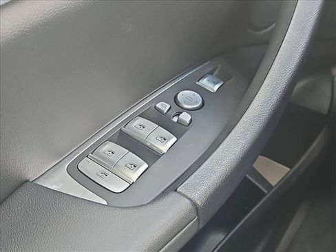Used 2024 BMW X3 sDrive30i w/ M Sport Package RWD image 23