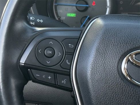 Used 2024 Toyota Venza LE image 13