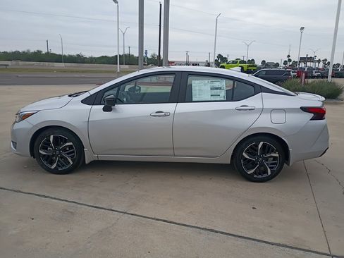 New 2025 Nissan Versa SR w/ Trunk Package image 3