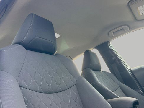 Used 2020 Toyota Corolla LE image 17