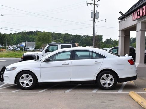 Used 2016 Ford Taurus Police Interceptor AWD image 3