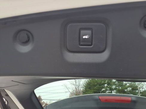 Used 2016 Nissan Pathfinder SL w/ Trailer Tow Package image 13