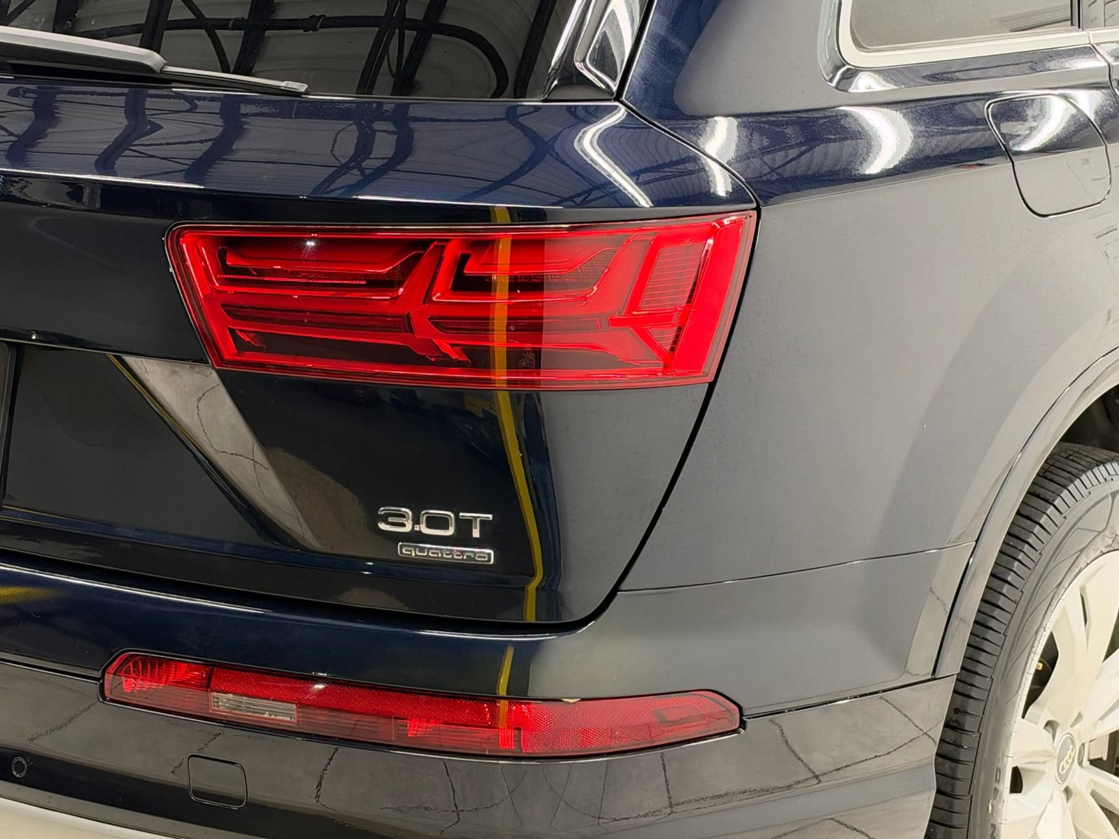 Used 2017 Audi Q7 3.0T Premium Plus w/ Premium Plus Package AWD/4WD image 10