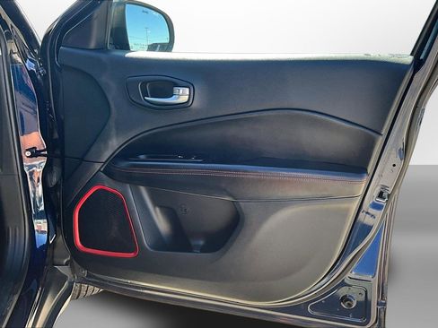 Used 2019 Jeep Compass Trailhawk image 26