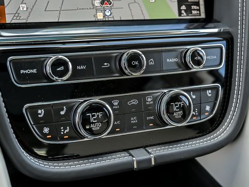 New 2026 Bentley Bentayga AWD/4WD image 37