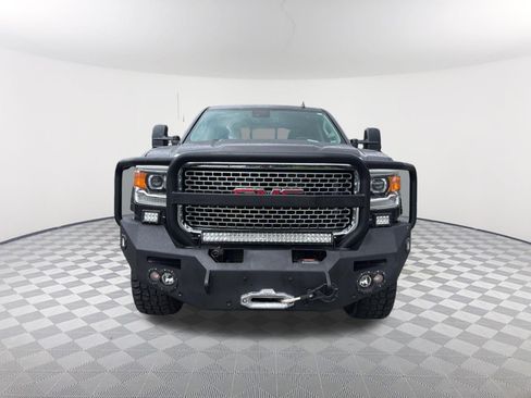 Used 2015 GMC Sierra 2500 Denali w/ Duramax Plus Package AWD/4WD image 9