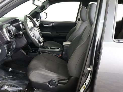 Used 2016 Toyota Tacoma TRD Off-Road w/ Towing Package AWD/4WD image 28