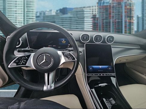 Used 2025 Mercedes-Benz C 300 4MATIC Sedan image 9