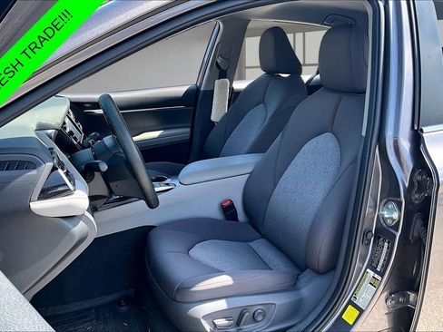 Used 2020 Toyota Camry LE FWD image 21