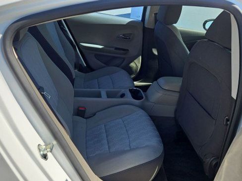 Used 2015 Chevrolet Volt FWD image 25