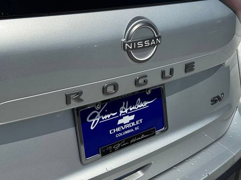Used 2024 Nissan Rogue SV FWD image 14