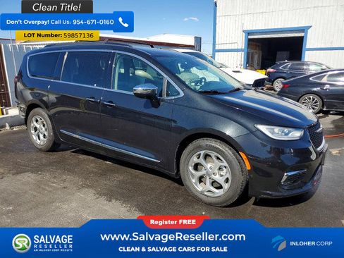 Used 2023 Chrysler Pacifica Limited FWD image 5
