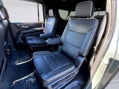 Used 2023 Chevrolet Suburban Premier image 22