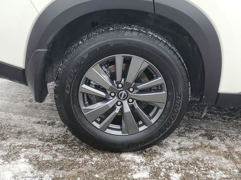 Used 2023 Nissan Pathfinder SV image 5