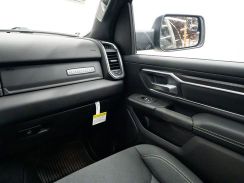 New 2026 RAM 1500 4x4 Crew Cab image 10