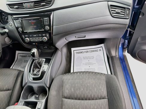 Used 2018 Nissan Rogue SV FWD image 16
