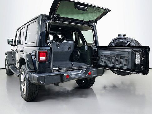 Used 2022 Jeep Wrangler Unlimited Sahara image 26