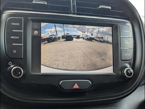 Used 2024 Kia Soul LX FWD image 8