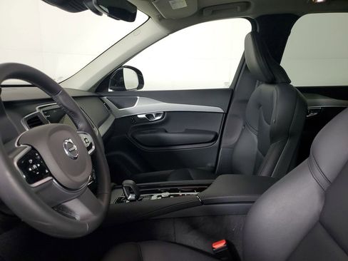 Certified 2025 Volvo XC90 B5 Core AWD/4WD image 25