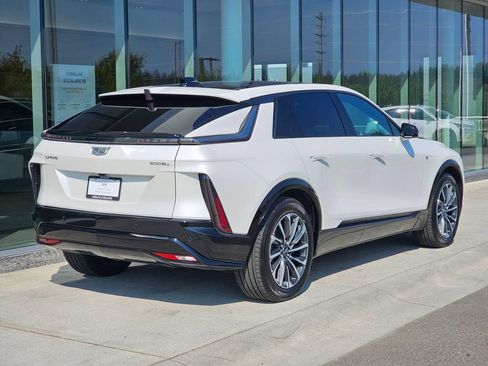 Used 2024 Cadillac Lyriq Sport w/ LPO, Floor Liner Package AWD/4WD image 5
