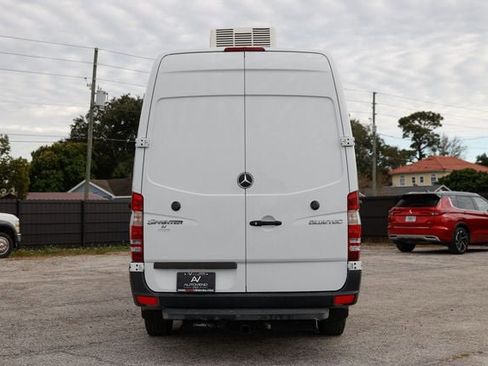 Used 2012 Freightliner Sprinter 2500 image 12