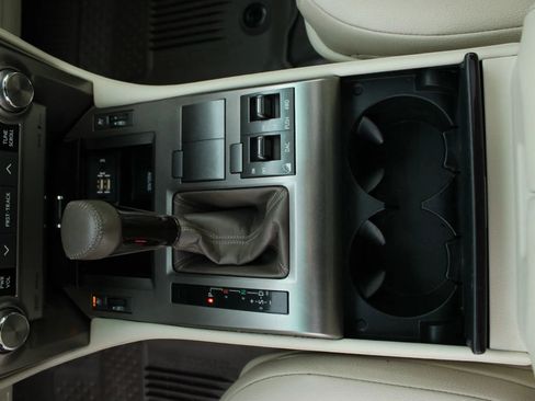 Used 2019 Lexus GX 460 image 28