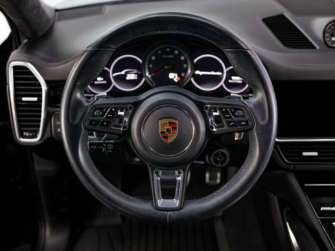Used 2023 Porsche Cayenne Turbo image 21