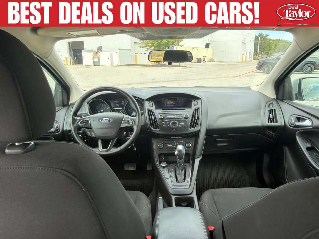 Used 2015 Ford Focus SE w/ SE Cold Weather Package FWD image 22