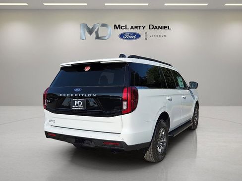 Used 2025 Ford Expedition Active AWD/4WD image 5