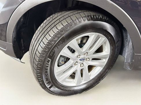 Used 2019 Ford Explorer XLT w/ Equipment Group 202A AWD/4WD image 38