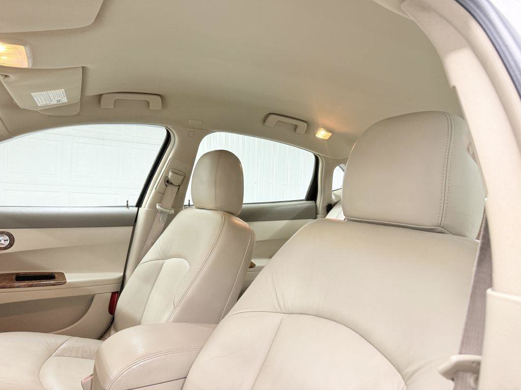 Used 2006 Buick LaCrosse CXL w/ Chrome Appearance Package FWD image 10