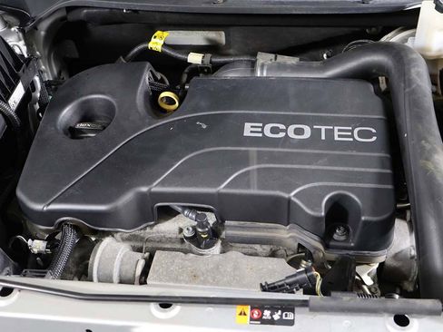 Used 2020 Chevrolet Equinox LT w/ Driver Convenience Package image 15