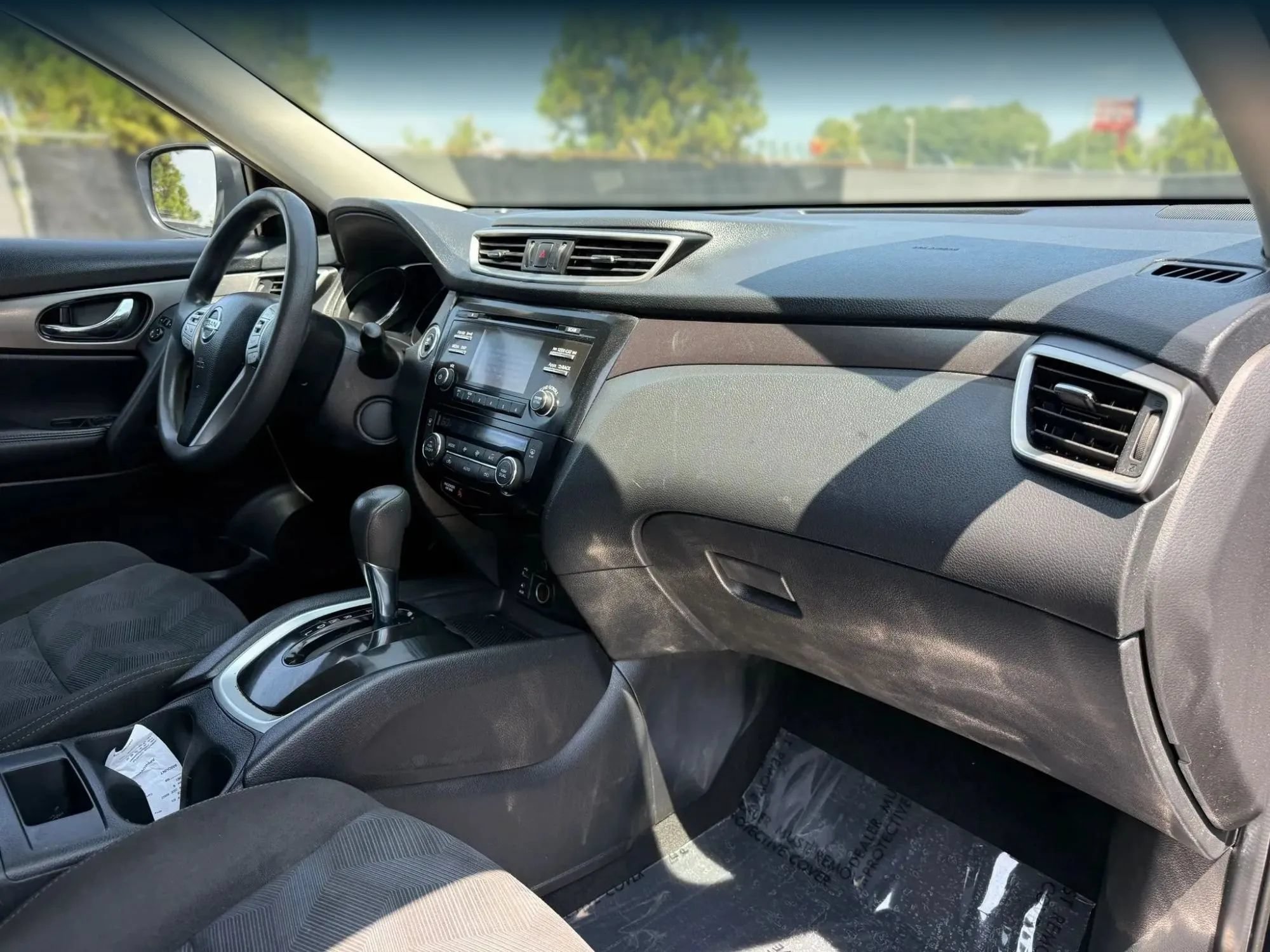 Used 2015 Nissan Rogue SV AWD/4WD image 19