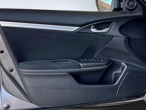 Used 2020 Honda Civic EX image 17