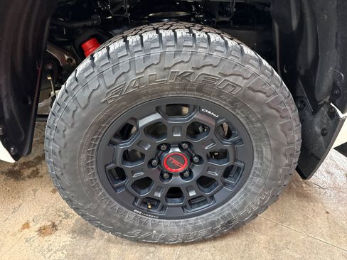 Used 2022 Toyota Tundra TRD Pro AWD/4WD image 9
