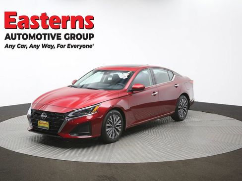 Used 2023 Nissan Altima 2.5 SV w/ SV Premium Package image 56