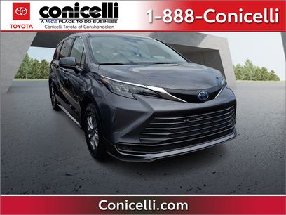 Used 2025 Toyota Sienna LE