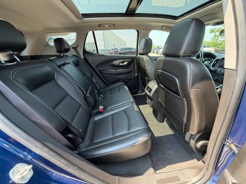 Used 2022 GMC Terrain SLT w/ Infotainment Package II AWD/4WD image 24