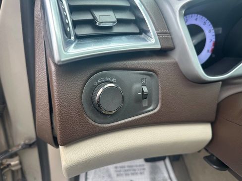 Used 2012 Cadillac SRX Luxury image 18