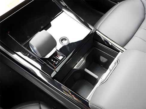 New 2025 Land Rover Range Rover Sport Dynamic SE image 31