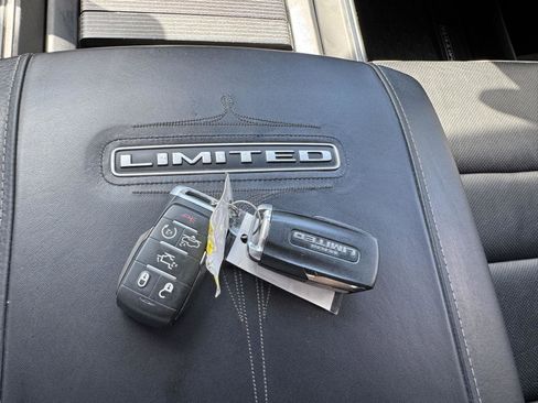 Used 2021 RAM 1500 Limited w/ Body Color Bumper Group image 27