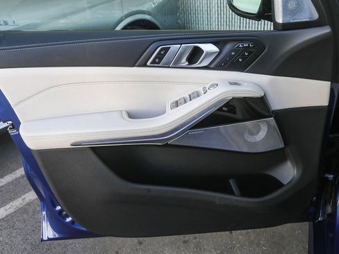 Used 2025 BMW ALPINA XB7 AWD/4WD image 21