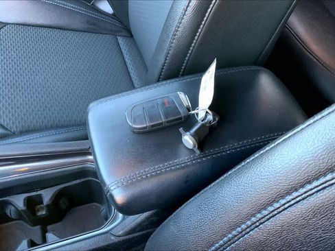 Used 2024 Jeep Compass Latitude image 14