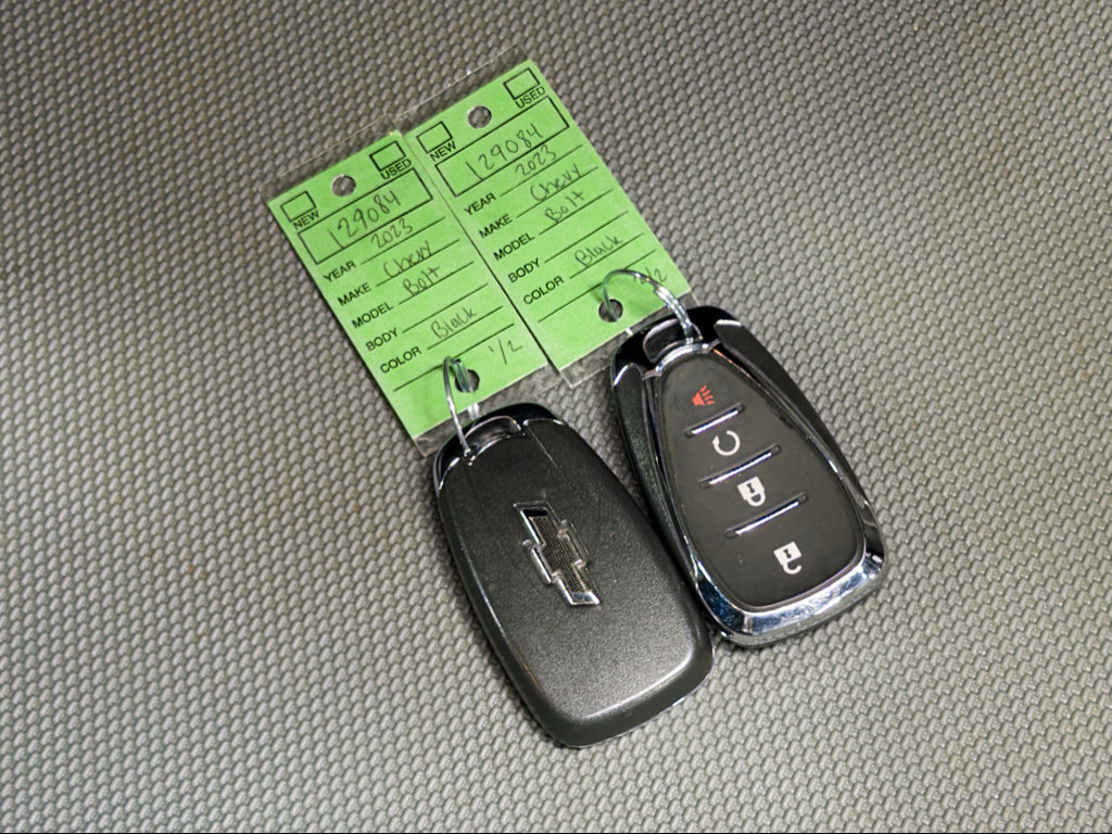 Used 2023 Chevrolet Bolt LT w/ Infotainment Package FWD image 24